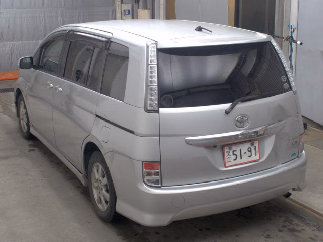 TOYOTA ISIS