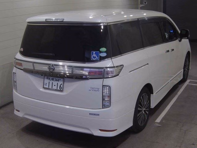 NISSAN ELGRAND