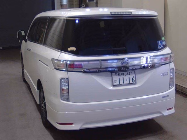 NISSAN ELGRAND