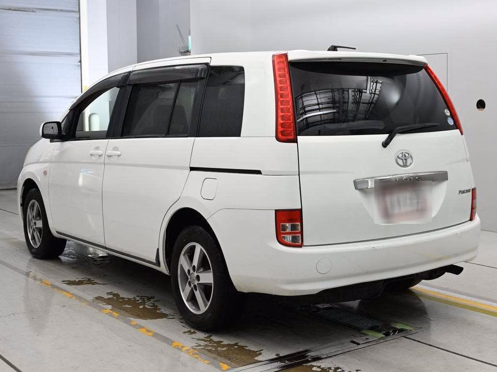 TOYOTA ISIS