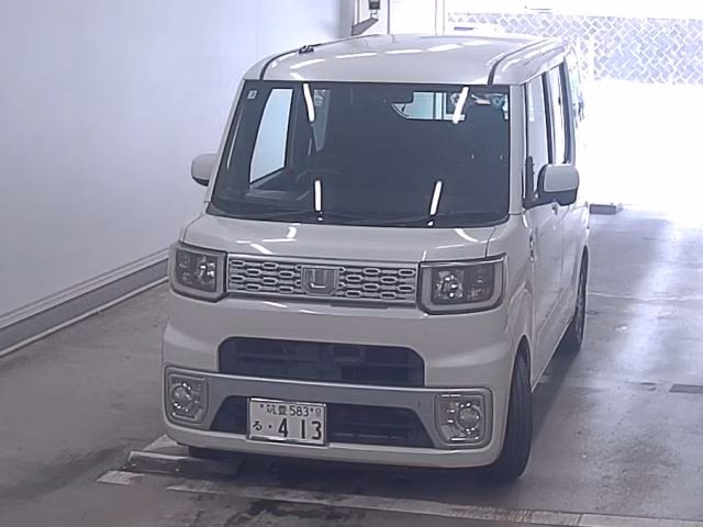 DAIHATSU WAKE