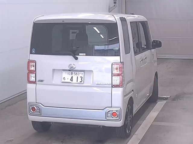 DAIHATSU WAKE