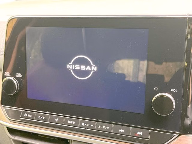 Nissan Aura