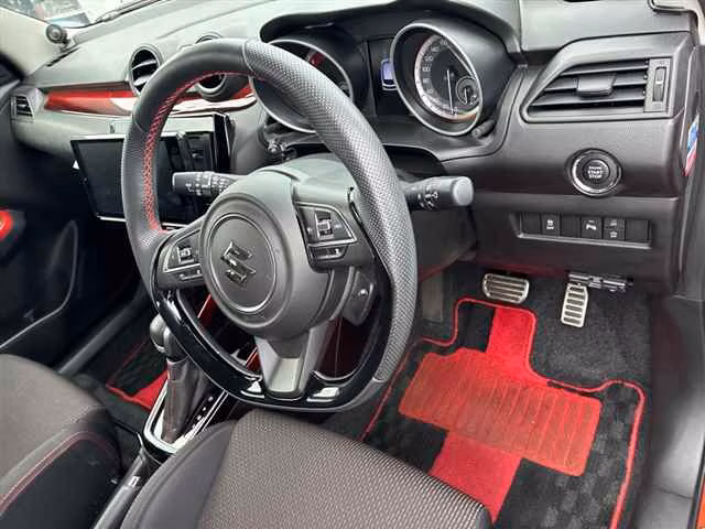 SUZUKI SWIFT