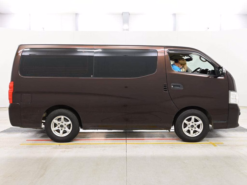 NISSAN NV350 CARAVAN