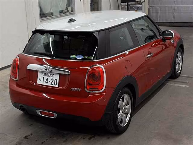 MINI HATCH