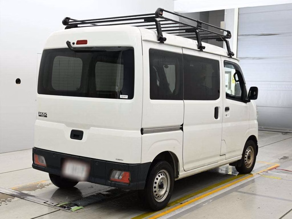 TOYOTA PIXIS VAN