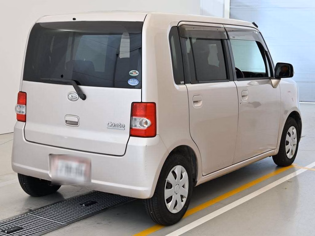 DAIHATSU MOVE CONTE