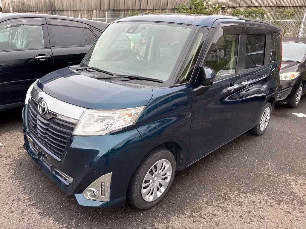 TOYOTA ROOMY