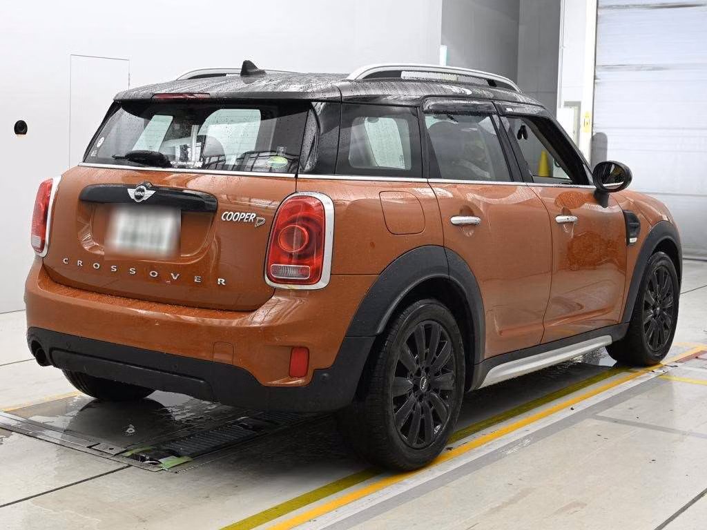 MINI CROSSOVER