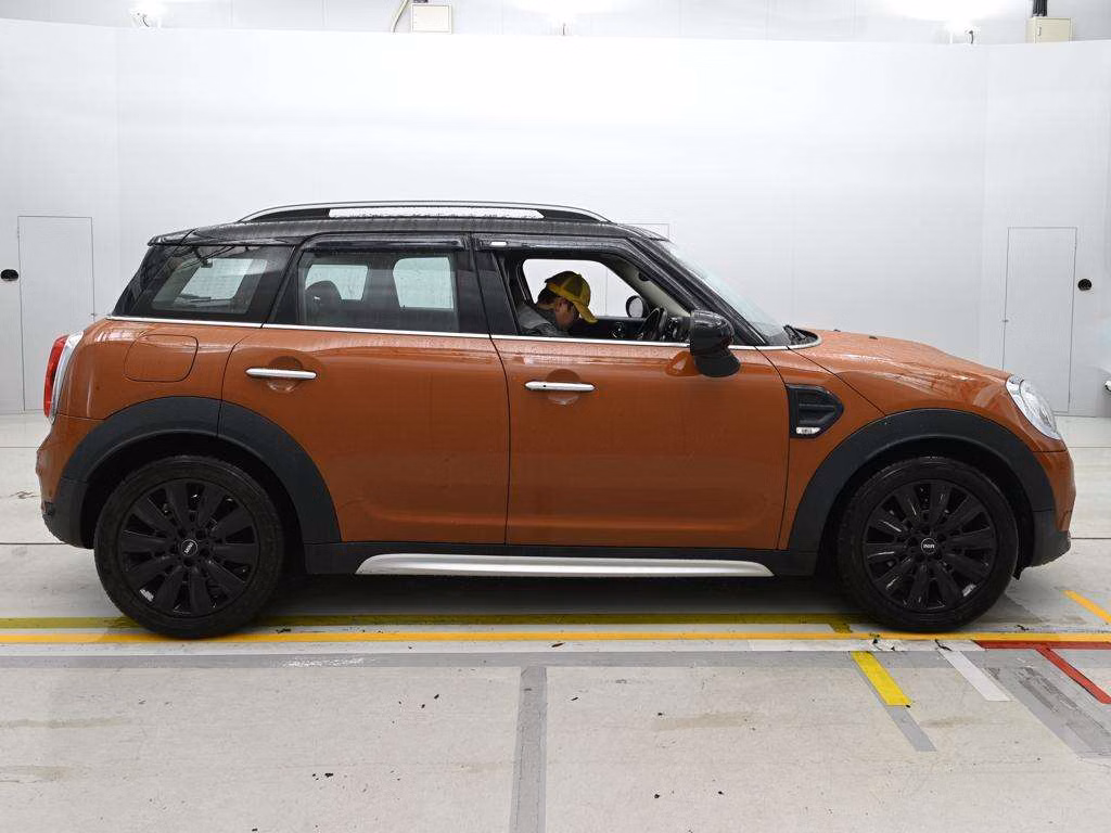 MINI CROSSOVER