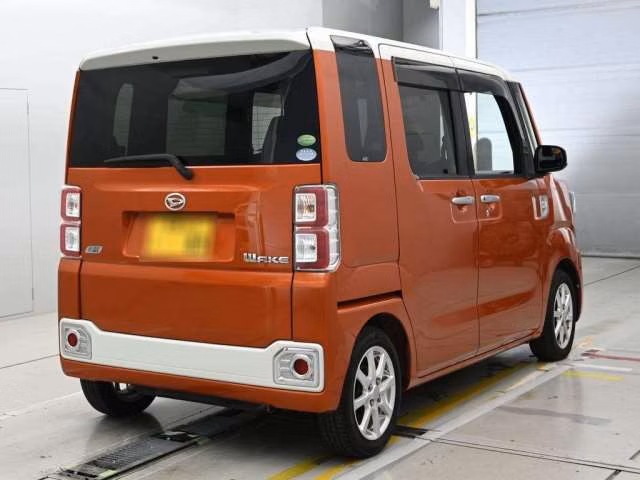 DAIHATSU WAKE