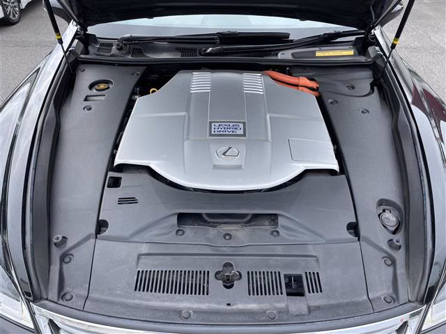 LEXUS LS600H
