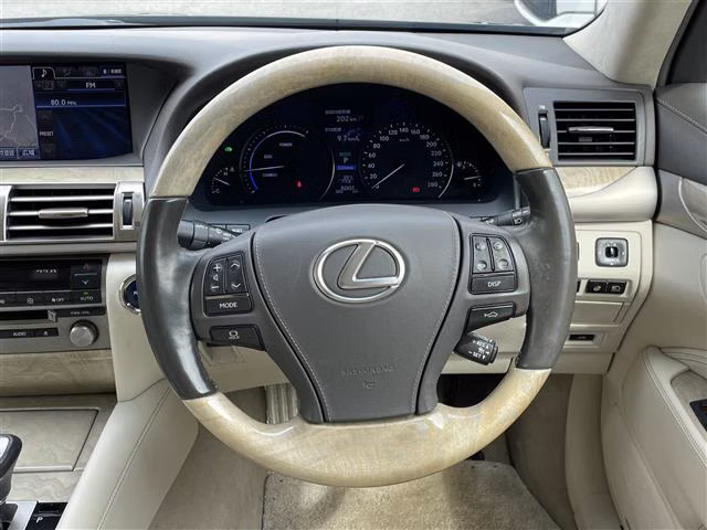 Lexus LS600h