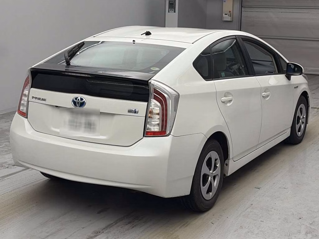 TOYOTA PRIUS