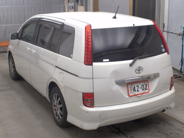 TOYOTA ISIS