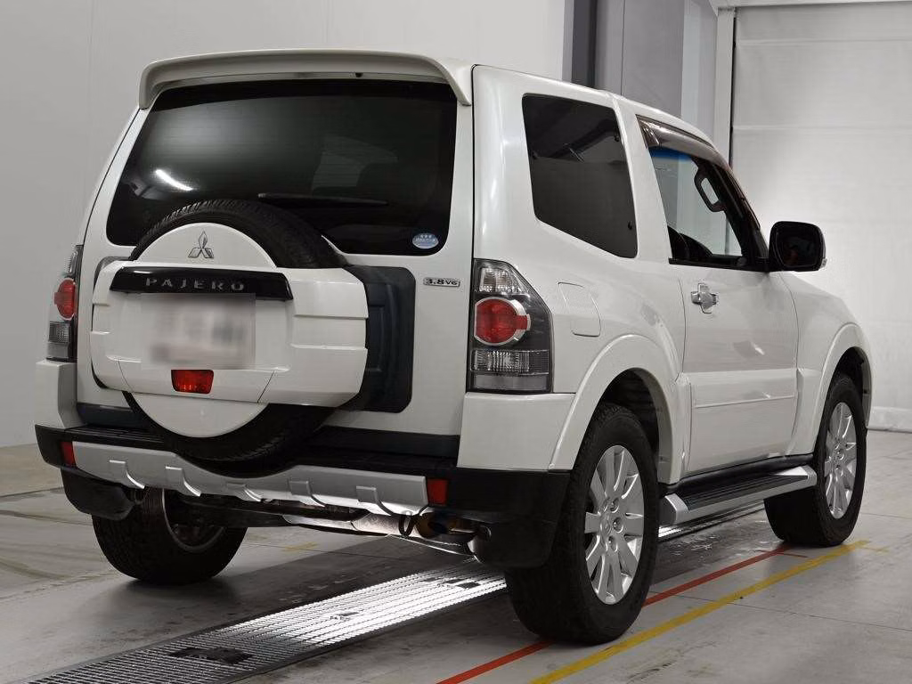 MITSUBISHI PAJERO