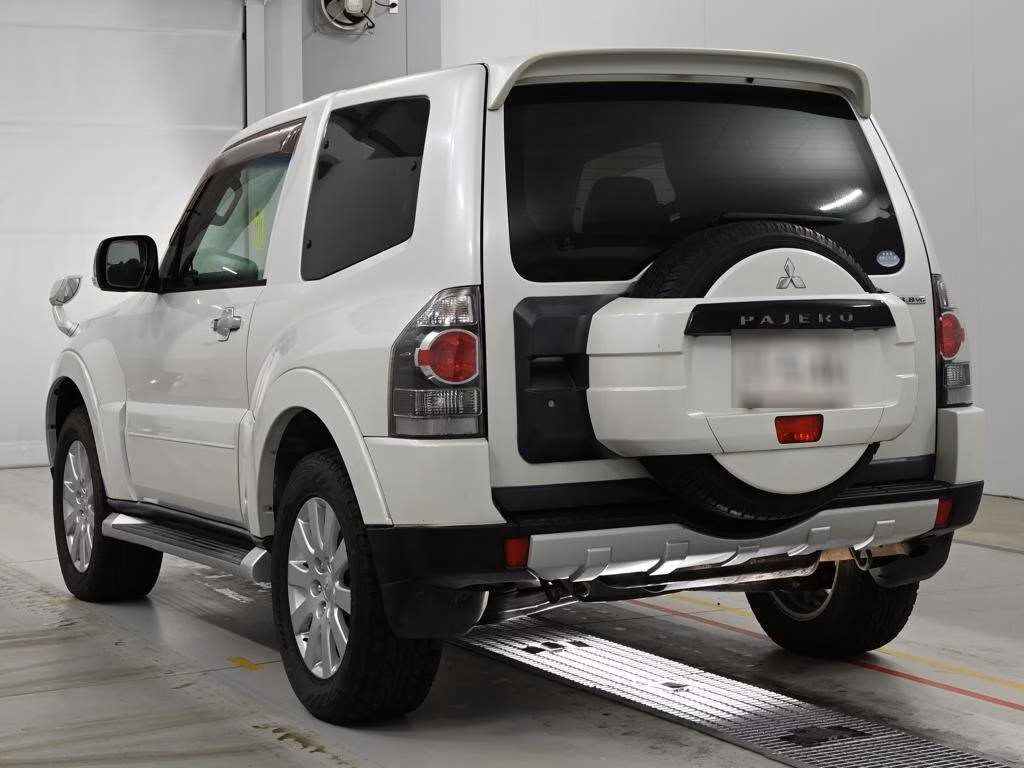 MITSUBISHI PAJERO
