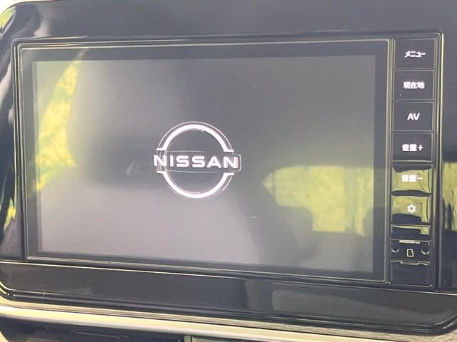Nissan Aura