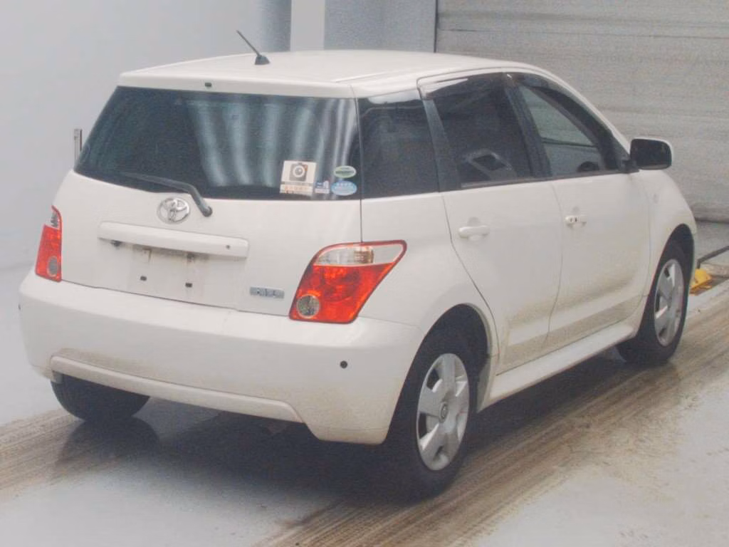 TOYOTA IST