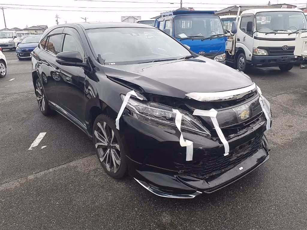 TOYOTA HARRIER