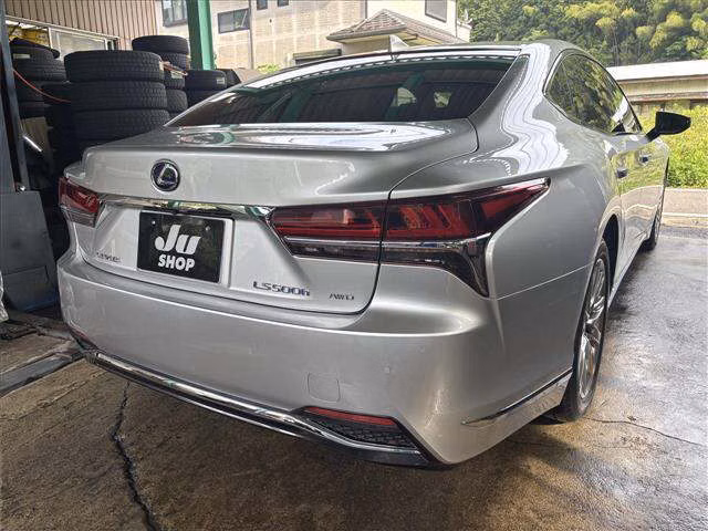 Lexus LS500h