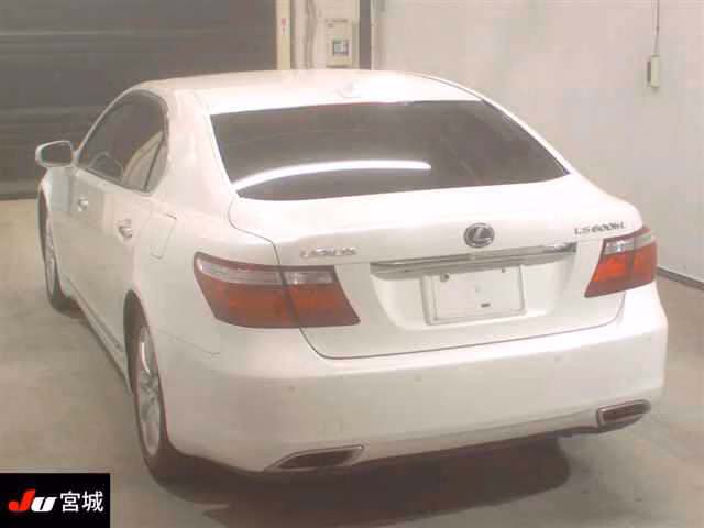 Lexus LS600h