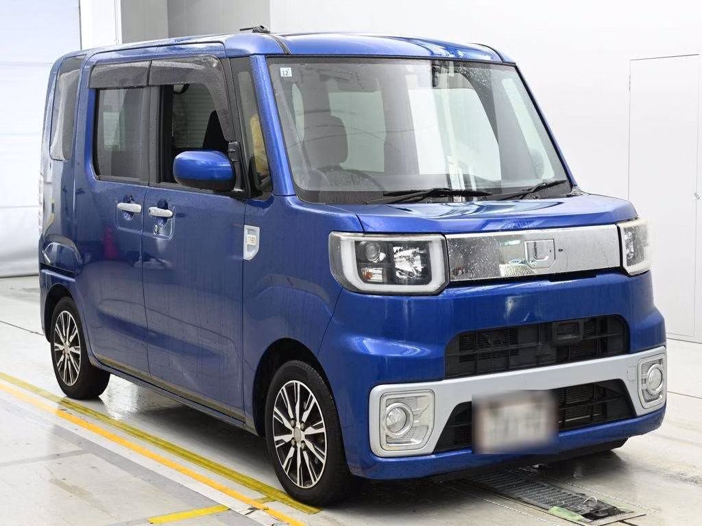 DAIHATSU WAKE