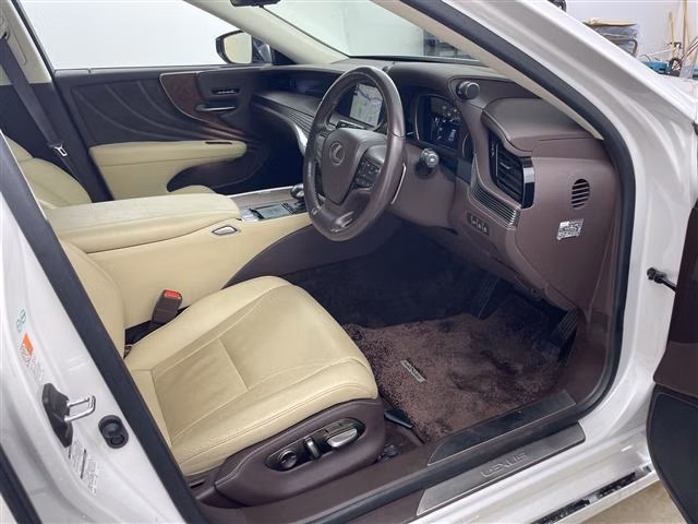 Lexus LS500
