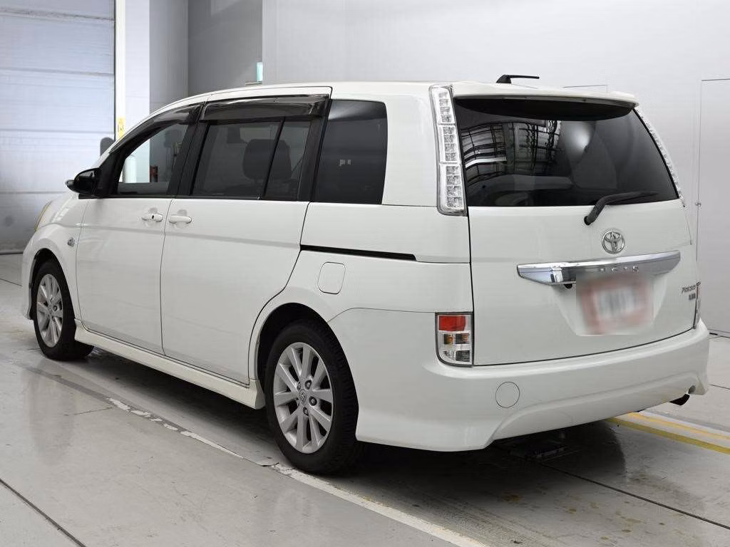 TOYOTA ISIS