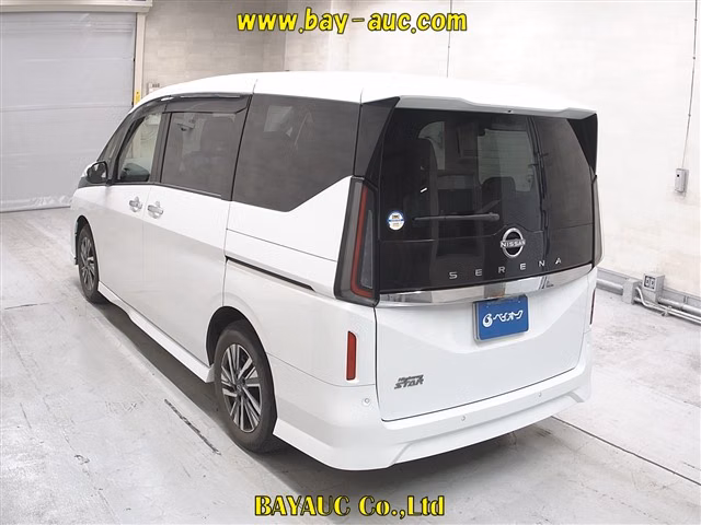 NISSAN SERENA