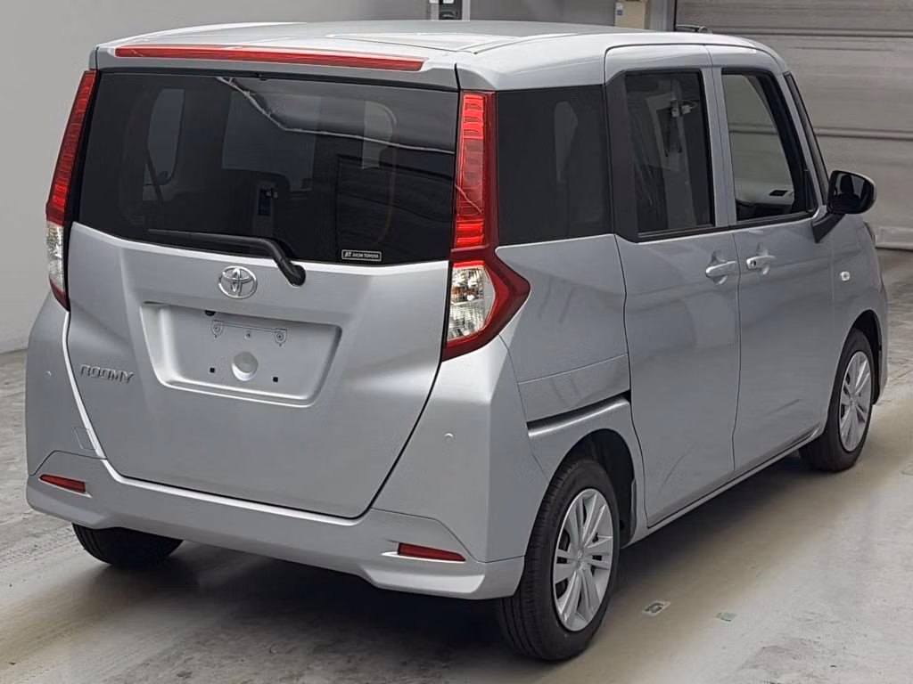 TOYOTA ROOMY