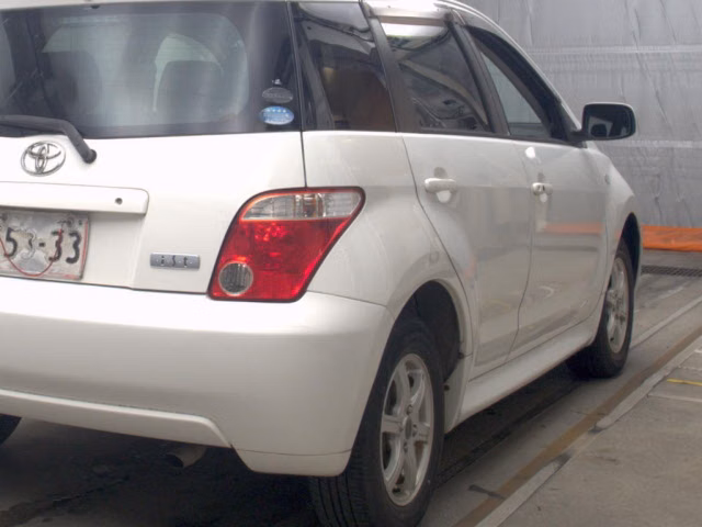TOYOTA IST