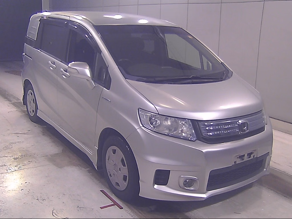 HONDA FREED SPIKE