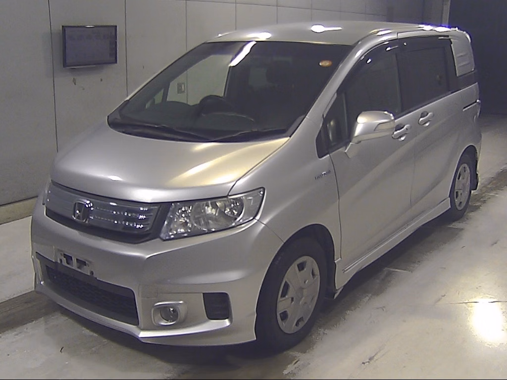 HONDA FREED SPIKE