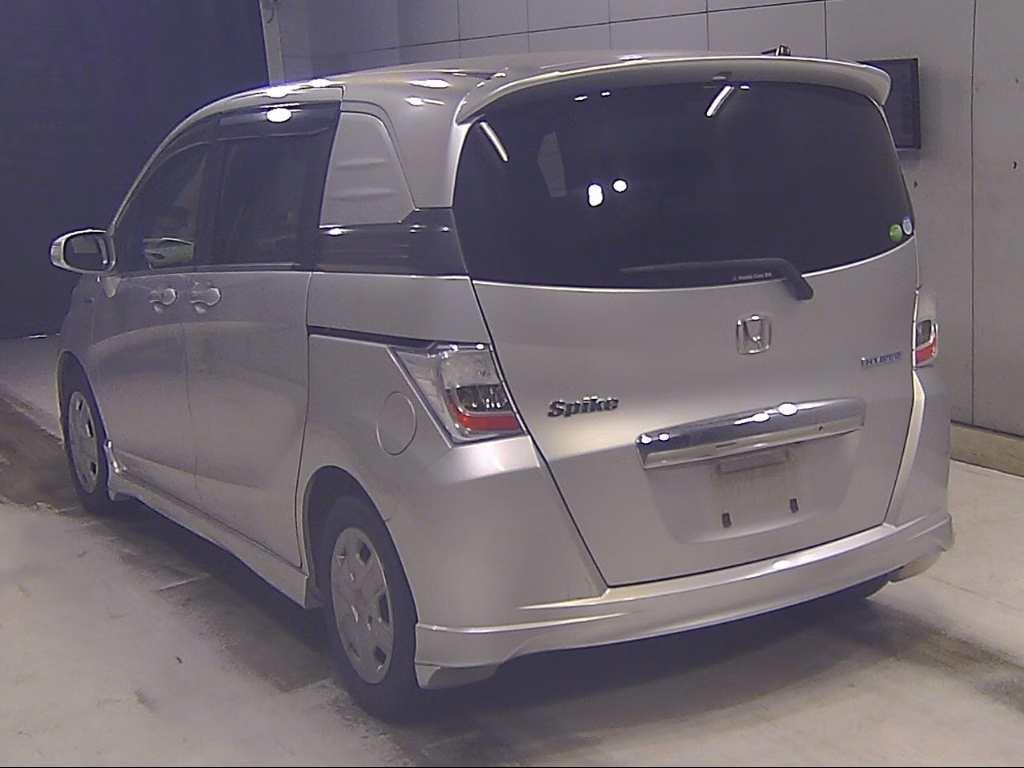 HONDA FREED SPIKE
