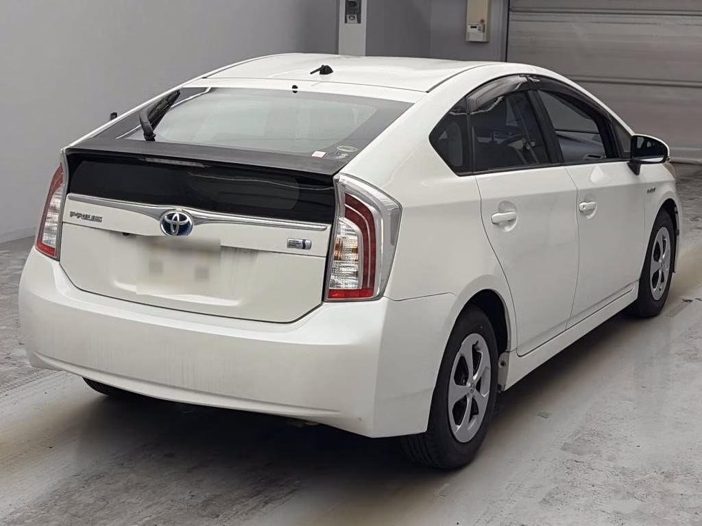 TOYOTA PRIUS