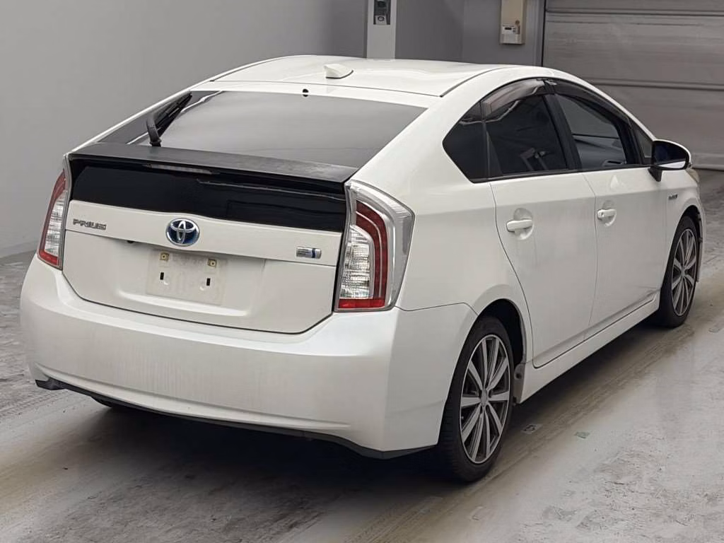 TOYOTA PRIUS