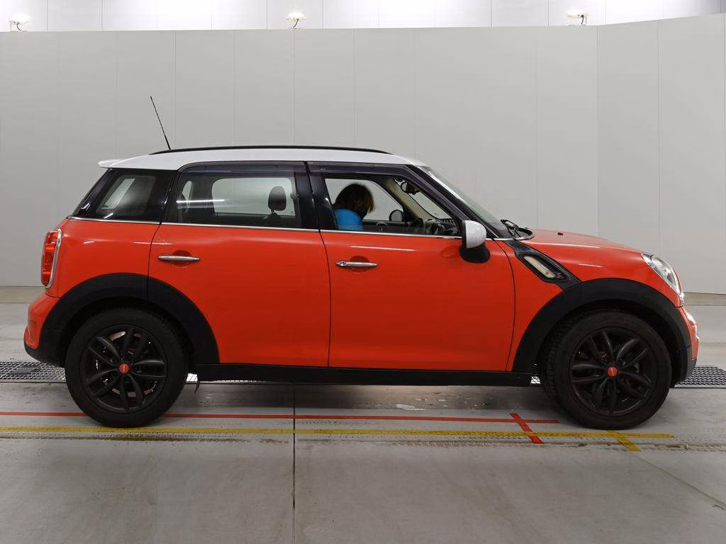MINI CROSSOVER