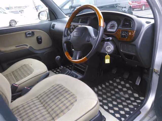 DAIHATSU MIRA GINO