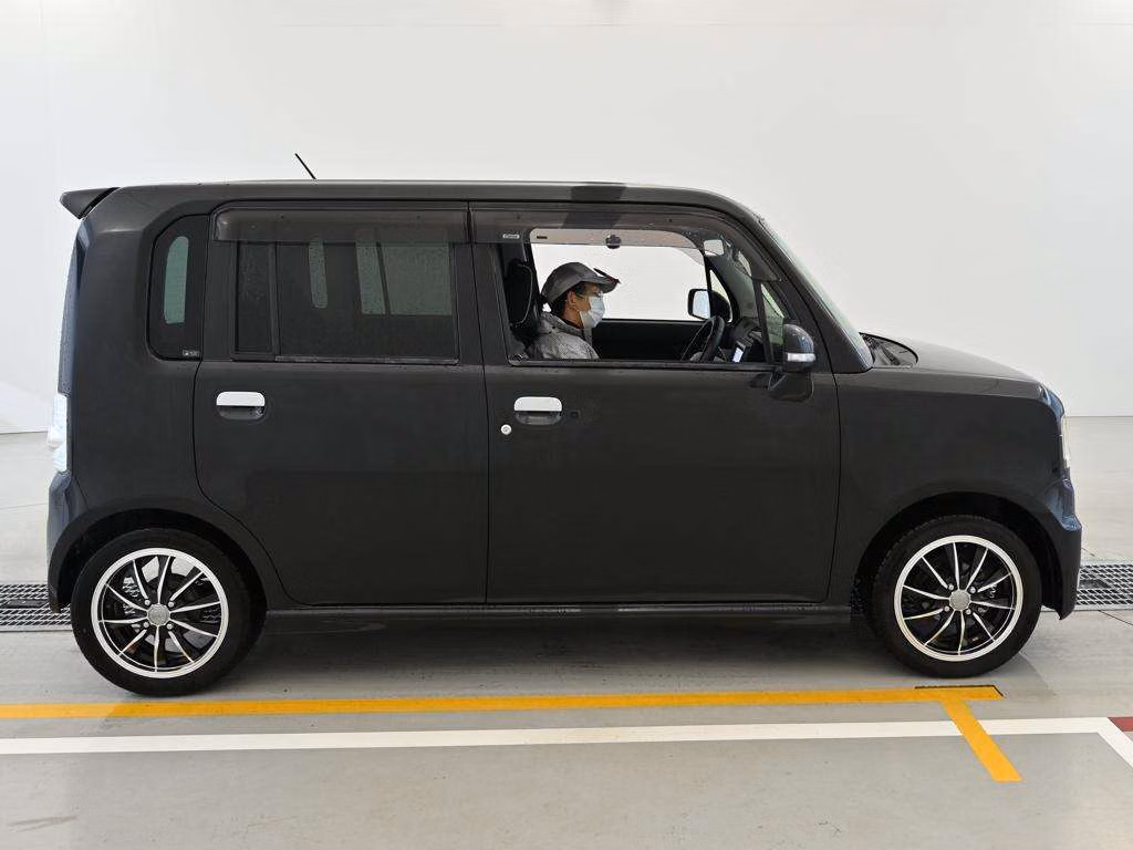 Daihatsu Move Conte