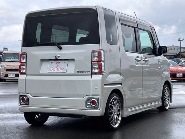 DAIHATSU WAKE