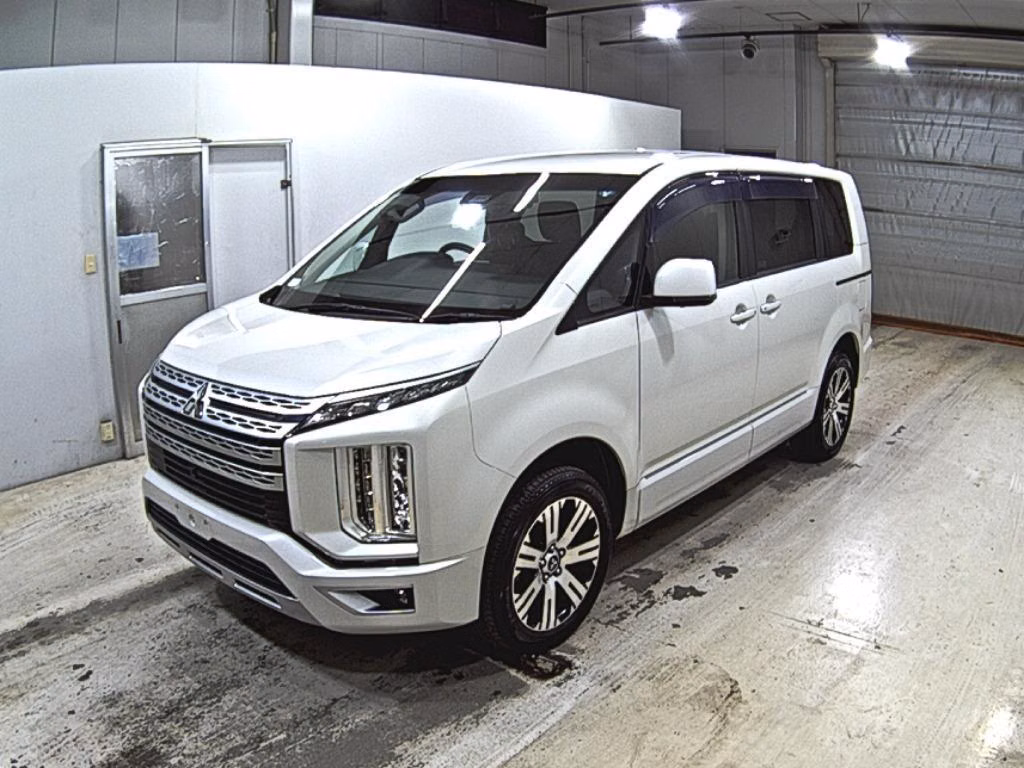 Mitsubishi Delica D:5