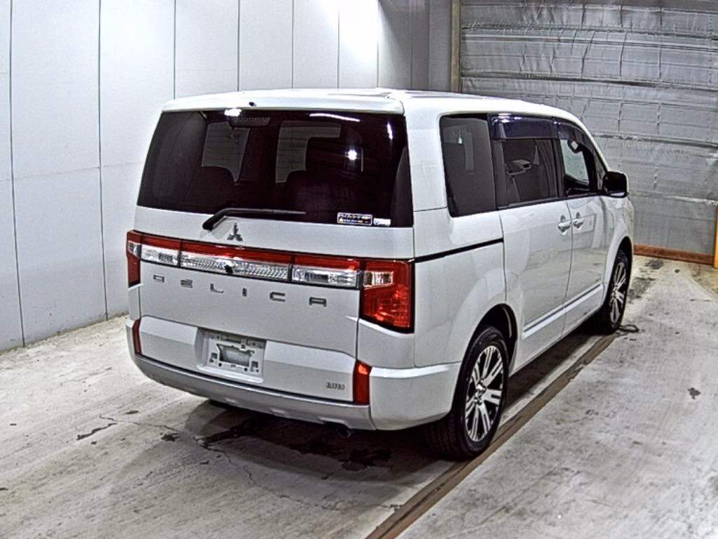 Mitsubishi Delica D:5