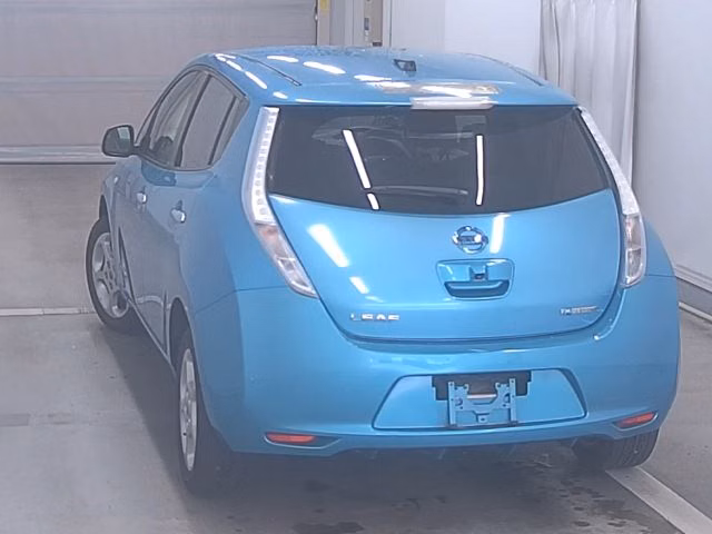 NISSAN LEAF