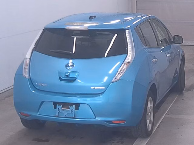 NISSAN LEAF