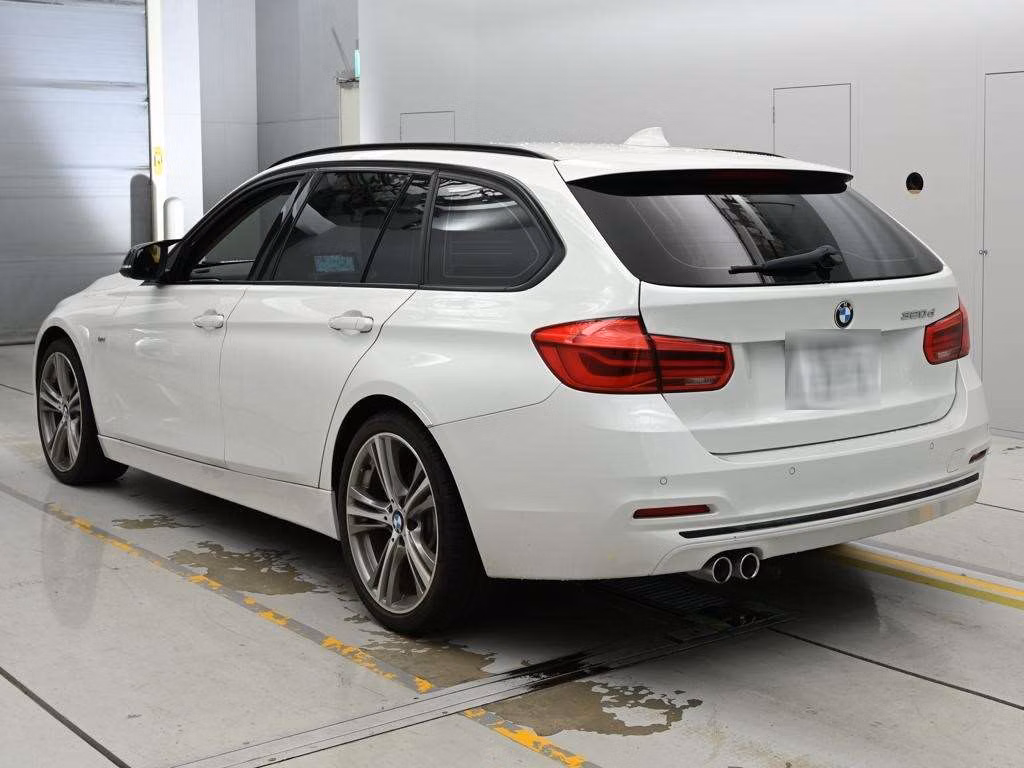 BMW 3-SERIES