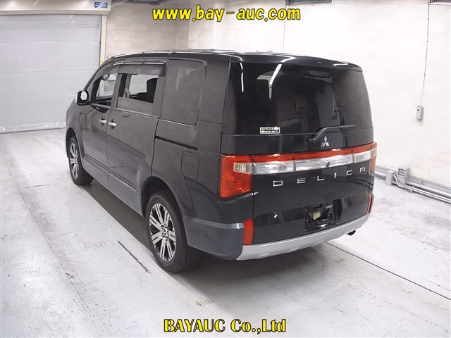 Mitsubishi Delica D:5