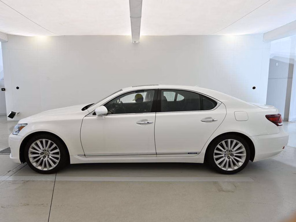 Lexus LS600h