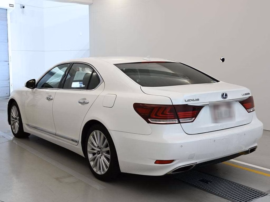 Lexus LS600h